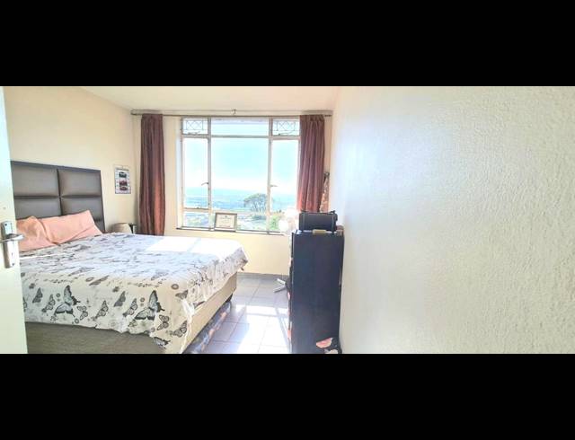 2 BEDROOM FLAT FOR SALE IN BLUFF
